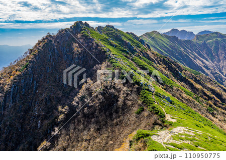 中央アルプス縦走登山千畳敷から空木岳　濁沢大峰 110950775