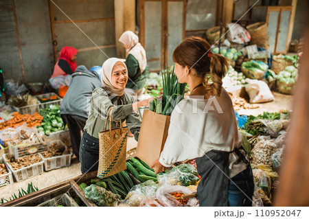 happy customer shopping vegetable farmer market 110952047