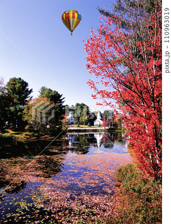マーローの美しい紅葉風景 110963019