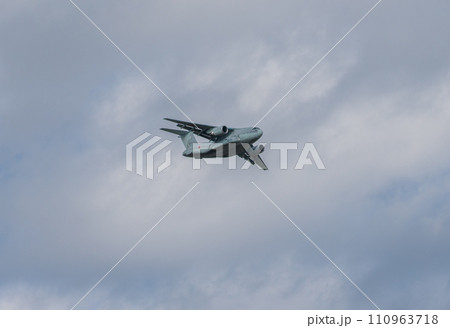 降下訓練始め C-2輸送機 降下訓練始め C-2輸送機 110963718