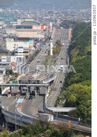 坂出市の街並み・坂出北IC(香川県・坂出市) 坂出市の街並み・坂出北IC(香川県・坂出市) 110963937