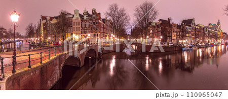 Amsterdam canal Keizersgracht Amsterdam canal Keizersgracht 110965047