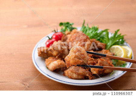 鶏の唐揚げ 110966307