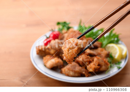 鶏の唐揚げ 110966308