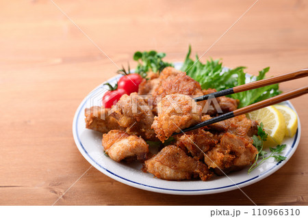 鶏の唐揚げ 110966310