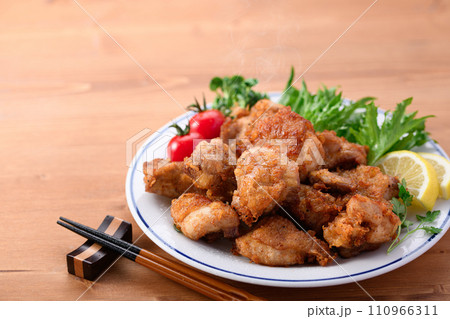 鶏の唐揚げ 110966311