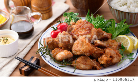 鶏の唐揚げ 110966317