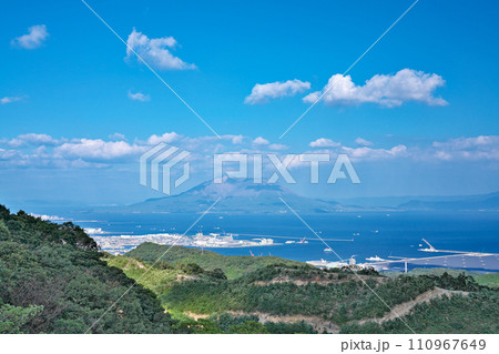 【川辺展望台(指宿スカイライン)からの風景】 鹿児島県南九州市川辺町野崎 【川辺展望台(指宿スカイライン)からの風景】 鹿児島県南九州市川辺町野崎 110967649