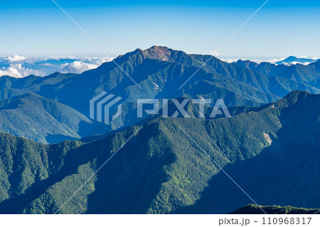 静岡県の日本百名山塩見岳登山 千塩尾根と仙丈ケ岳 静岡県の日本百名山塩見岳登山 千塩尾根と仙丈ケ岳 110968317