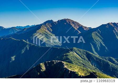静岡県の日本百名山塩見岳登山 千塩尾根と白根三山 静岡県の日本百名山塩見岳登山 千塩尾根と白根三山 110968319