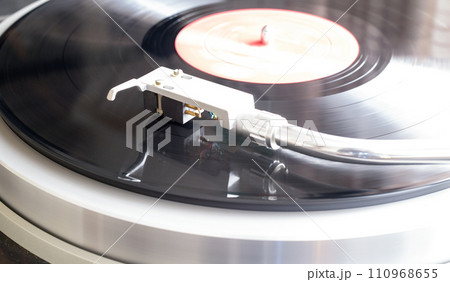 アナログレコードの再生 110968655
