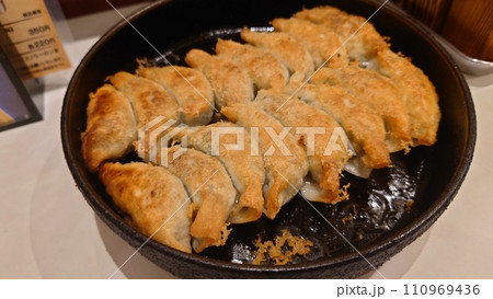 鉄なべ餃子　博多 110969436