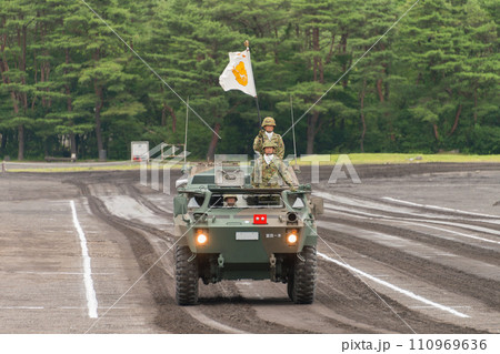陸上自衛隊富士教導団団長の82式指揮通信車 110969636