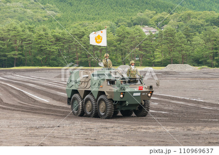 陸上自衛隊富士教導団団長の82式指揮通信車 110969637