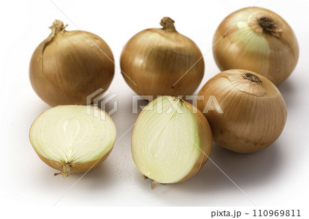 新鮮な玉ねぎ 新鮮な玉ねぎ 110969811