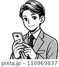 スマホを使う男性　man using smartphone 110969837