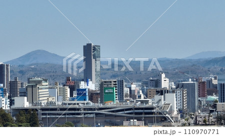 空から見るランドマーク - 郡山市ビッグアイの全景空撮01 110970771