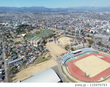 郡山市中心部 - 開成山総合運動公園の空撮 郡山市中心部 - 開成山総合運動公園の空撮 110970783