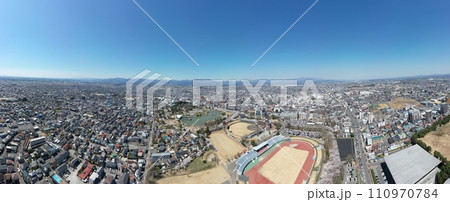 郡山市中心部 - 開成山総合運動公園の空撮 110970784