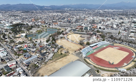 郡山市中心部 - 開成山総合運動公園の空撮 110971226