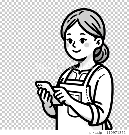 操作智慧型手機的家庭主婦 110971251