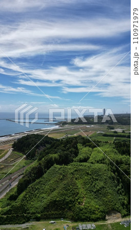 常磐線富岡駅から福島第二原子力発電所を空撮1 110971979