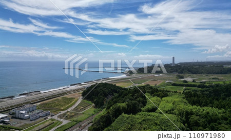 常磐線富岡駅から福島第二原子力発電所を空撮1 常磐線富岡駅から福島第二原子力発電所を空撮1 110971980