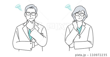 シニア医師の人物イラスト シンプル 110972235