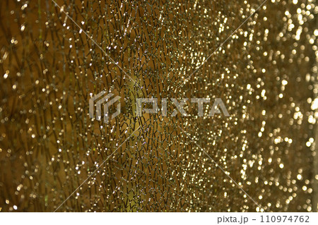 ヒビの入ったガラスのテクスチャ― 110974762