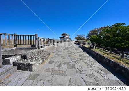 東海道五十三次の桑名宿「七里の渡し」の青空の風景 110974956