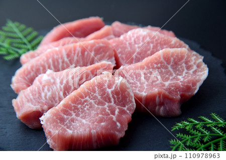 豚モモひとくちカツ 110978963