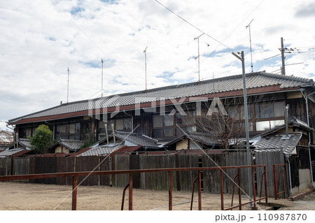 日本の兵庫県加古川市の古くてとても美しい建物 110987870