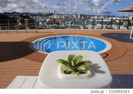 インフィニティプールの風景_ノボテル沖縄那覇 110988363