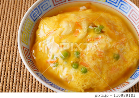 天津飯　中華料理 110989183