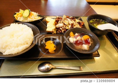 お昼ご飯の回鍋肉定食 お昼ご飯の回鍋肉定食 110989804