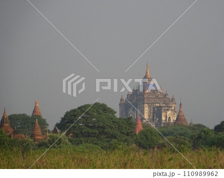 タビニュ寺院　ミャンマー・パガン 110989962