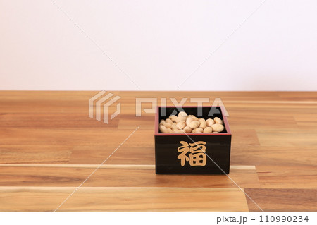 節分の豆イメージ 110990234