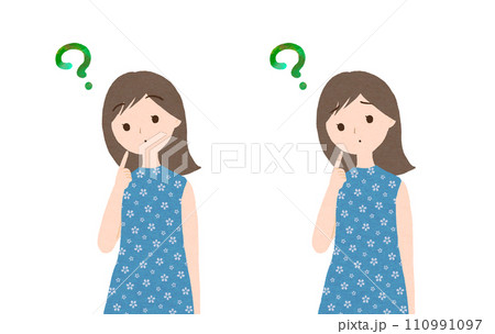 自分を指差す女性 110991097