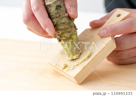 わさび 鮫皮おろし 手元 わさび 鮫皮おろし 手元 110991335