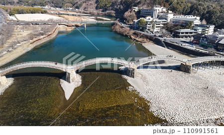 山口県岩国市、名勝【錦帯橋】ドローン空撮_No22 110991561