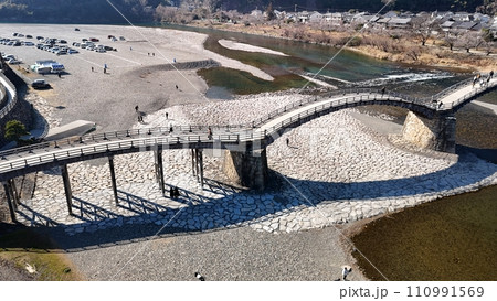 山口県岩国市、名勝【錦帯橋】ドローン空撮_No29 110991569