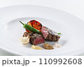 おいしそうなステーキ 110992608
