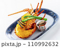 おいしそうなエビ料理 110992632
