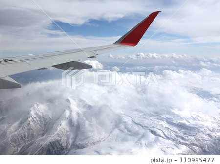空撮 冬の大雪山系 北海道の屋根 空撮 冬の大雪山系 北海道の屋根 110995477