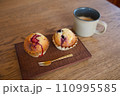 ブルーベリーマフィンとジャムマフィン_1 110995585