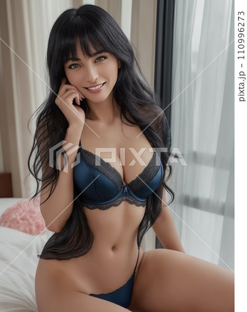 ランジェリーの女性 ランジェリーの女性 110996273