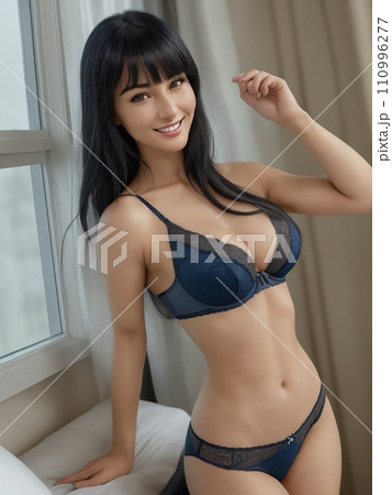 ランジェリーの女性 ランジェリーの女性 110996277