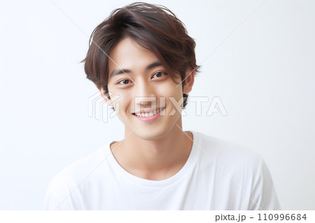 肌が綺麗な若い男性・笑顔のイケメン「AI生成画像」 110996684