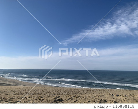 晴天の鳥取砂丘 晴天の鳥取砂丘 110998119