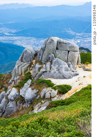 日本百名山空木岳登山 池山尾根ルート 駒石 日本百名山空木岳登山 池山尾根ルート 駒石 110998346